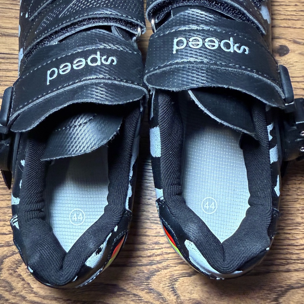 Spin Bike Cycling Shoes with Delta Clip - Picture 2 of 3